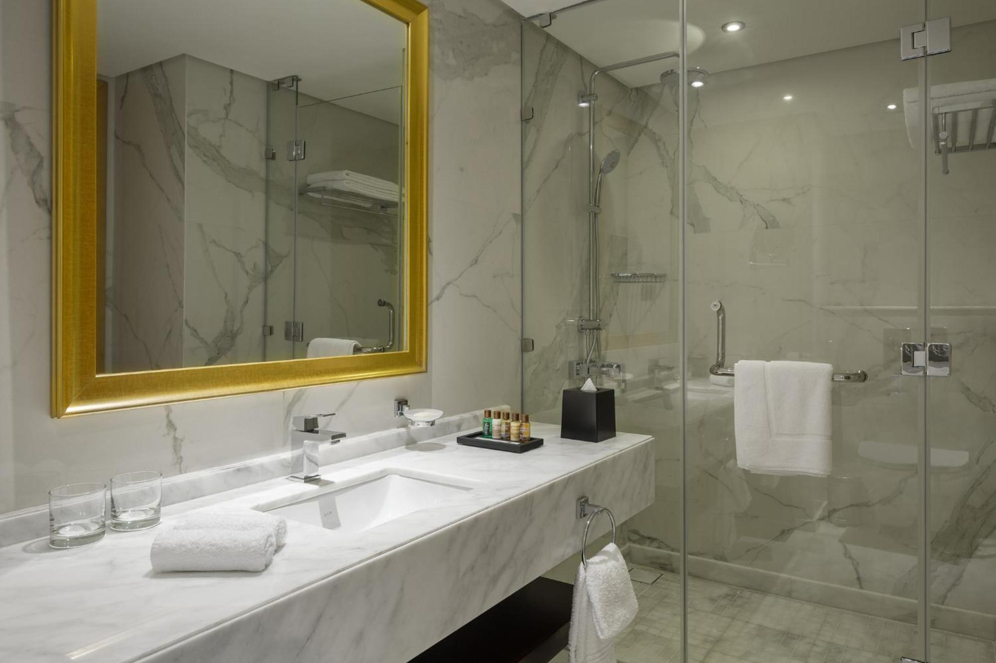 Sheraton Makkah Jabal Al Kaaba Hotel Mekka Exterior foto Bathroom
